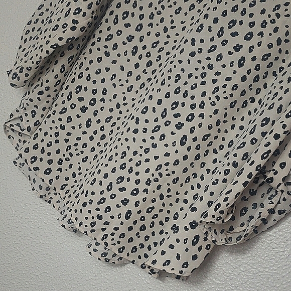 NWT Lush Leopard Print Blouse Button Up V-neck Long Sleeve Black Cream Size 2X - Picture 7 of 13